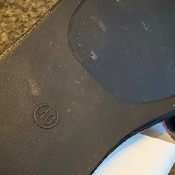 Stylish Women's Sandals - Red and White EUC 8.5 - Picture 7 of 7